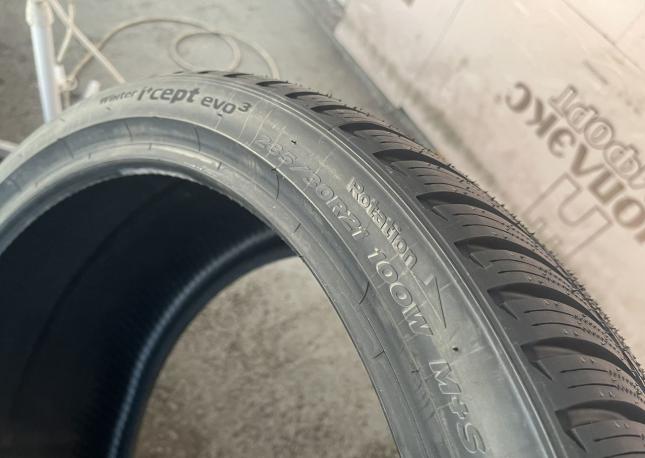 Hankook Winter I&#39;Cept Evo 3 X W330A 255/35 R21 и 285/30 R21 W