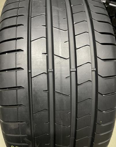 Pirelli P Zero PZ4 255/35 R19 96Y