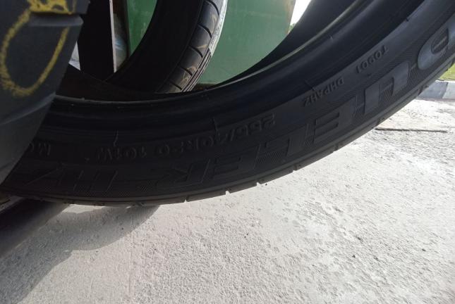 Bridgestone Potenza G3 295/35 R20