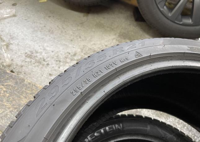 Pirelli Scorpion Winter 295/35 R21 107V