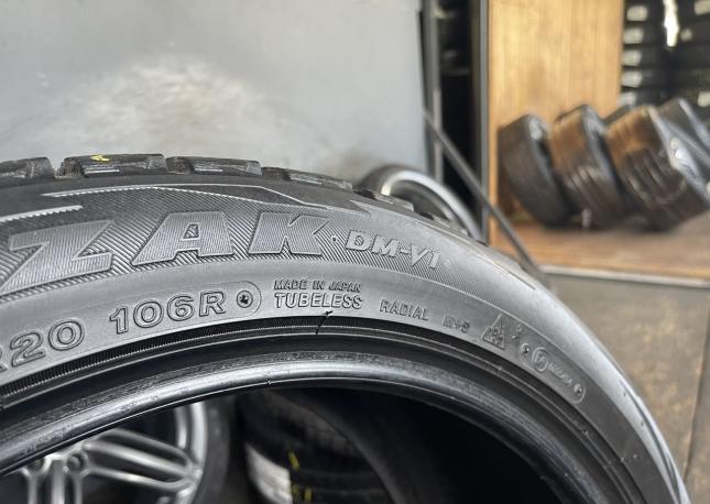 Bridgestone Blizzak DM-V1 275/40 R20 106R