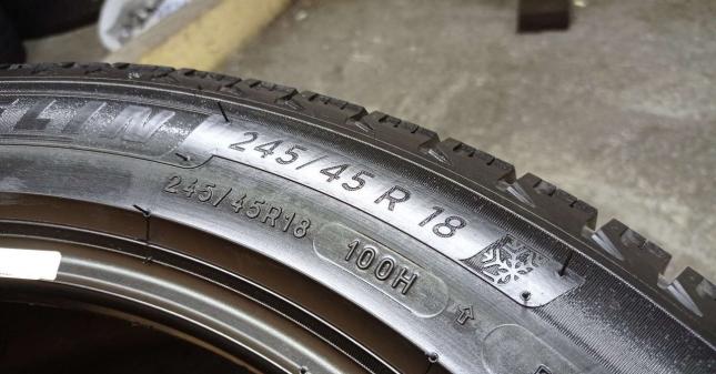 Michelin X-Ice 3 245/45 R18
