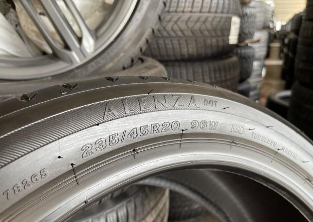 Bridgestone Alenza 001 235/45 R20 Y