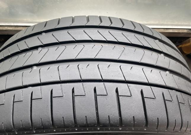 Pirelli P Zero PZ4 295/35 R21 107Y