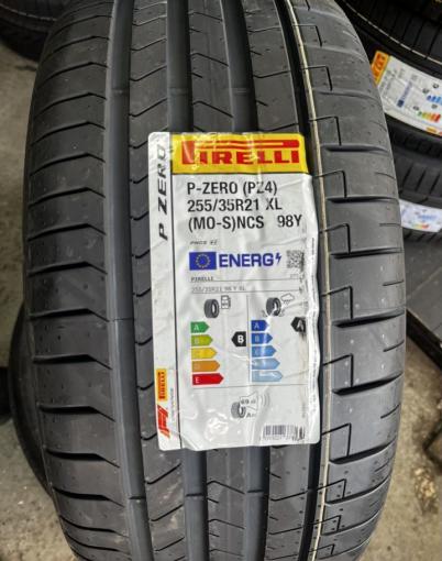 Pirelli P Zero PZ4 255/35 R21