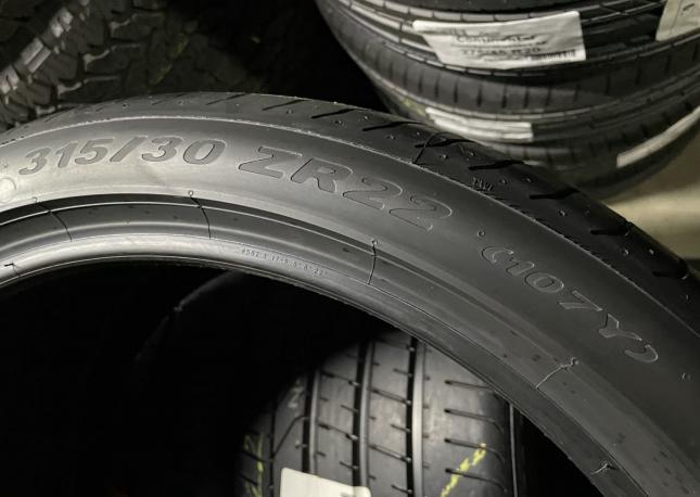 Pirelli P Zero 285/35 R22 и 315/30 R22 107Y