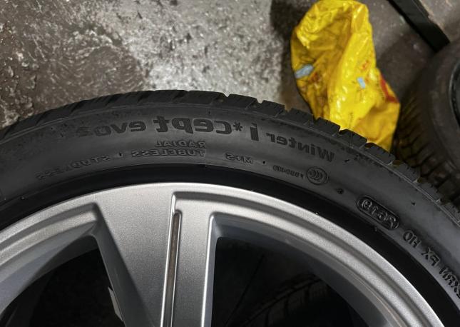 Hankook Winter I&#39;Cept Evo2 W320 215/45 R17