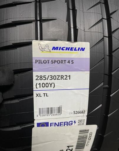 Michelin Pilot Sport 4 S Acoustic 255/35 R21 и 285/30 R21 Y