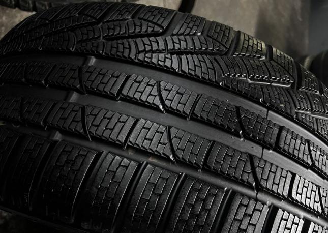 Pirelli Winter Sottozero 240 Serie II 235/40 R19