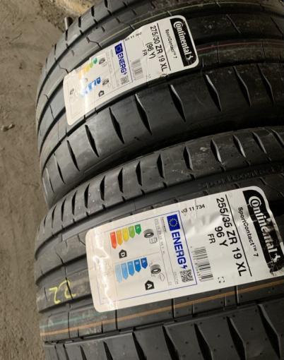 Continental ContiSportContact 7 255/35 R19 и 275/30 R19 96Y