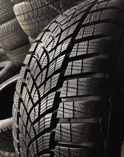 Goodyear UltraGrip Performance+ 205/50 R17