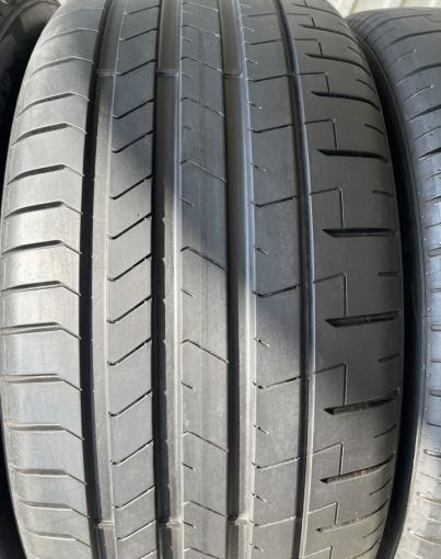 Pirelli P Zero PZ4 265/45 R21 и 295/40 R21 Y