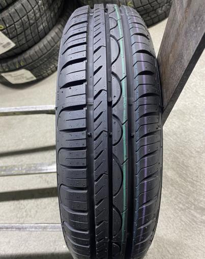 Tyfoon Connexion 2 145/70 R13