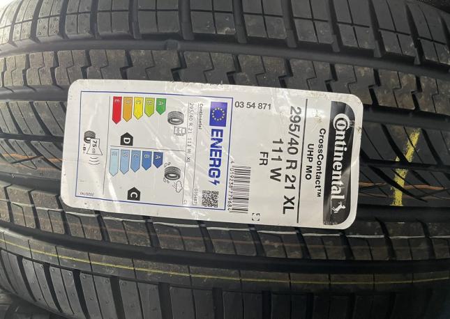 Continental CrossContact UHP E 295/40 R21 111W