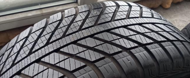 Goodyear Vector 4Seasons 205/55 R16 94V