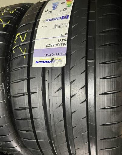 Michelin Pilot Sport 4 S 265/30 R20 94Y