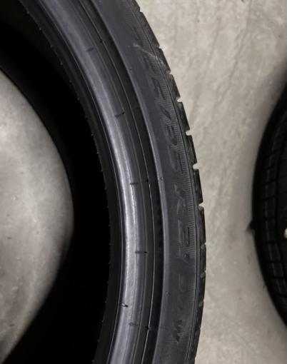 Pirelli P Zero PZ4 255/35 R21