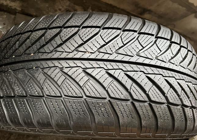 Goodyear UltraGrip 255/50 R19