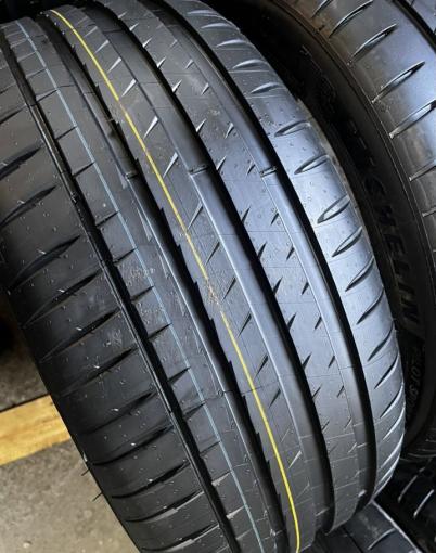 Michelin Pilot Sport 4 255/40 R19