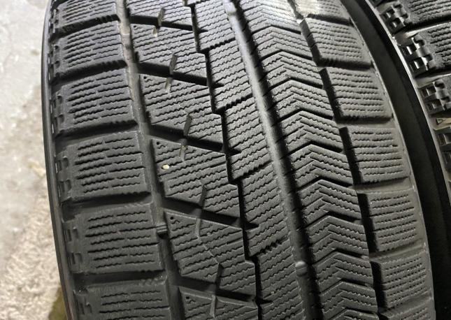 Bridgestone Blizzak VRX 215/45 R18 89Q