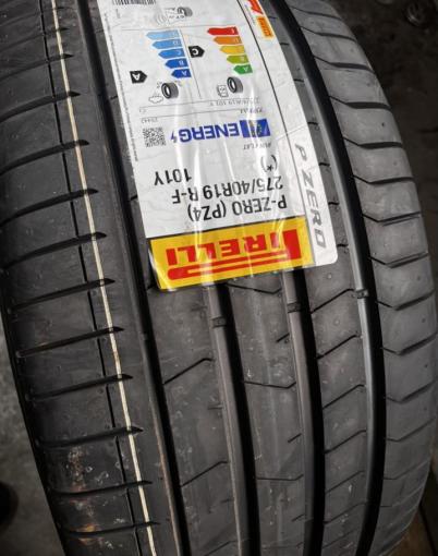 Pirelli P Zero PZ4 245/45 R19 и 275/40 R19