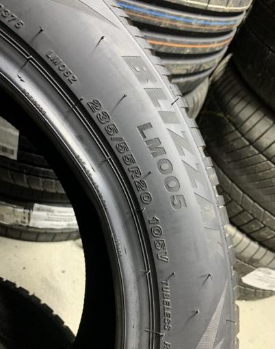 Bridgestone Blizzak LM005 DriveGuard 235/55 R20