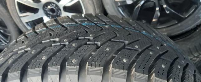 Nokian Tyres Hakkapeliitta 8 SUV 265/40 R21 105T