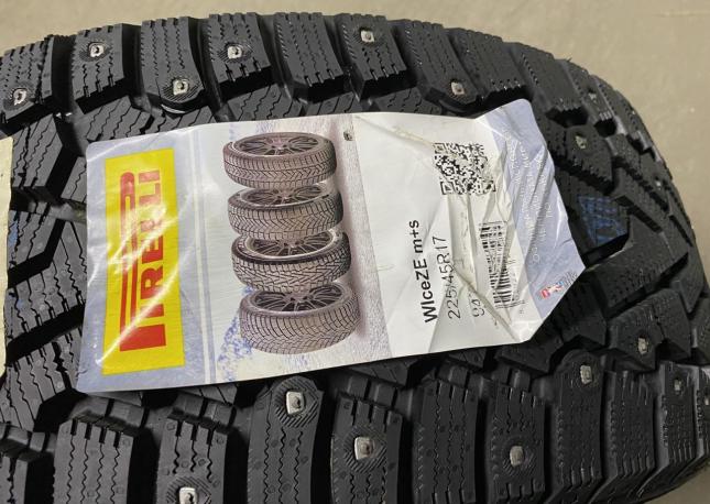 Pirelli Ice Zero 225/45 R17 94T