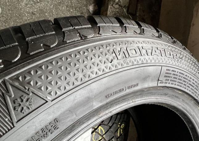 Goodyear UltraGrip 255/50 R19