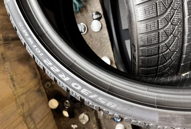 Pirelli P Zero Winter 285/30 R22