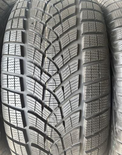 Goodyear UltraGrip Ice 285/60 R18 116T