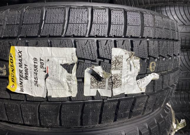 Dunlop Winter Maxx WM03 245/45 R19 98T