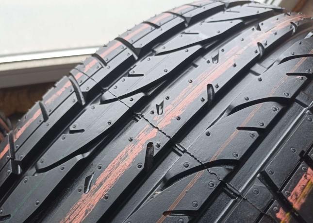 Bridgestone Dueler H/P 235/45 R19