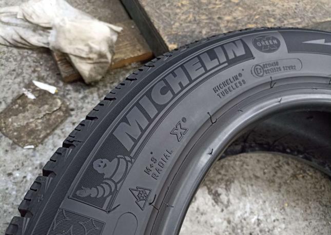 Michelin X-Ice 215/55 R16