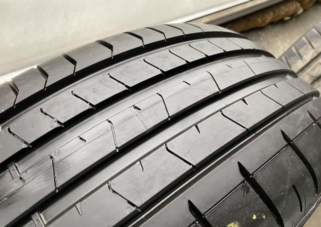 Pirelli P Zero PZ4 235/50 R20 104Y