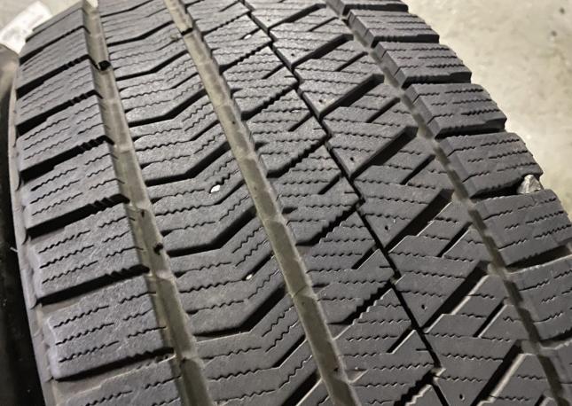 Bridgestone Blizzak VRX2 225/45 R18 91Q