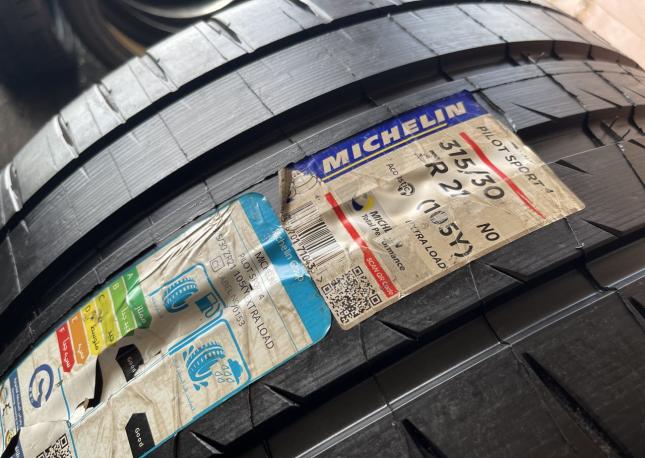 Michelin Pilot Sport 4 S 275/35 R21 и 315/30 R21 Y