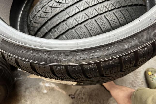 Pirelli P Zero Winter 285/30 R22