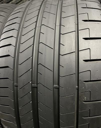 Pirelli P Zero PZ4 255/45 R19 и 285/40 R19 Y