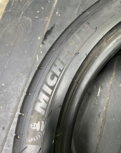 Michelin Pilot Super Sport 255/40 R19