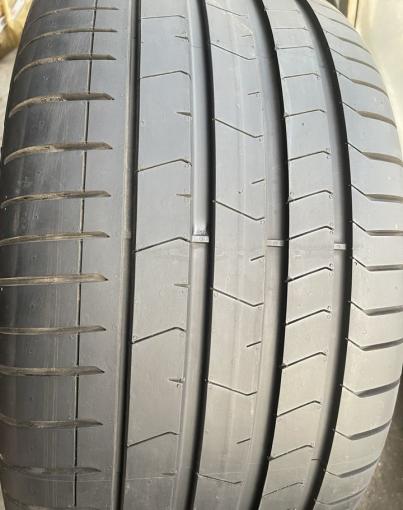 Pirelli P Zero PZ4 315/35 R21 Y