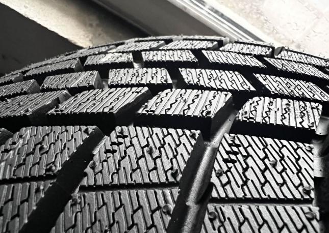 Goodyear Ice Navi 6 225/45 R18