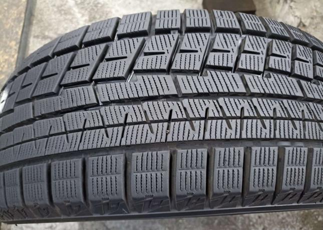 Yokohama Ice Guard IG60 215/55 R16