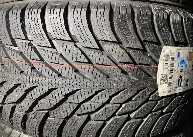 Nokian Tyres Hakkapeliitta R5 255/35 R20 97T