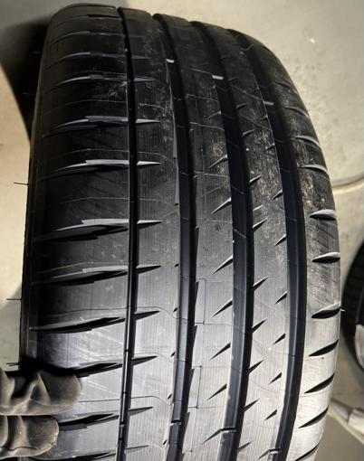 Michelin Pilot Sport 4 S 235/35 R20