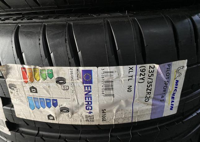 Michelin Pilot Sport 4 S 235/35 R20