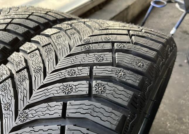 Michelin X-Ice North 4 245/35 R20 95H