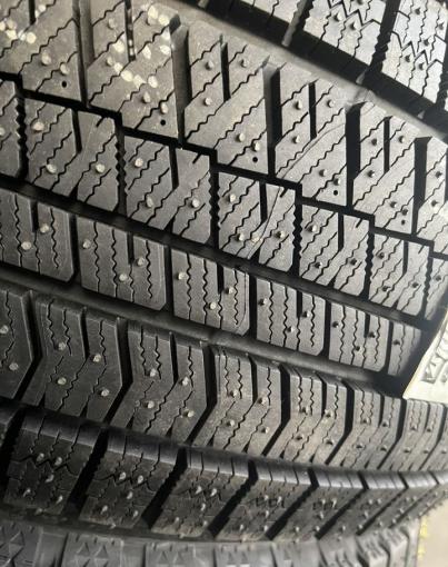 Bridgestone Blizzak Ice 245/45 R18 96S