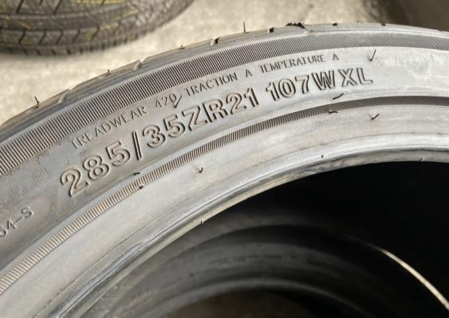 Tri Ace Carrera 285/35 R21 107W