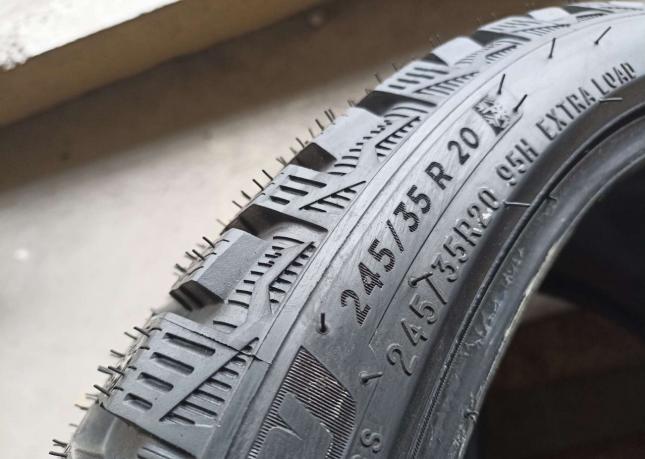 Michelin X-Ice North 4 245/35 R20